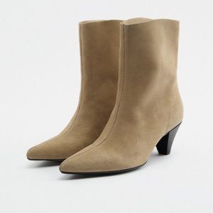 ✨SALE ✨ ZARA SOFT SUEDE ANKLE BOOTS ✨SALE ✨